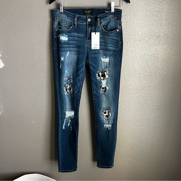 Judy Blue Denim - Judy Blue New Skinny Fit Leopard Blue Jeans 27